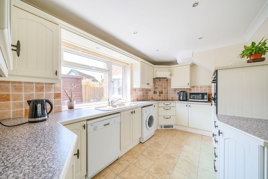 Property photo 1 of 20 Kitchen