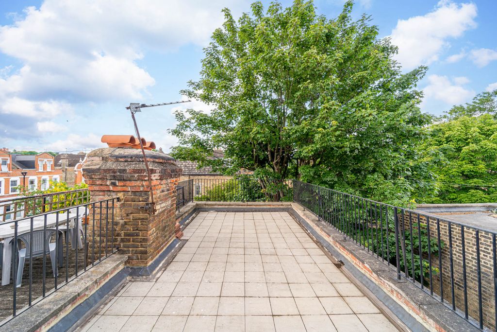 Property photo 3 of 12 Ndb06335-Edit