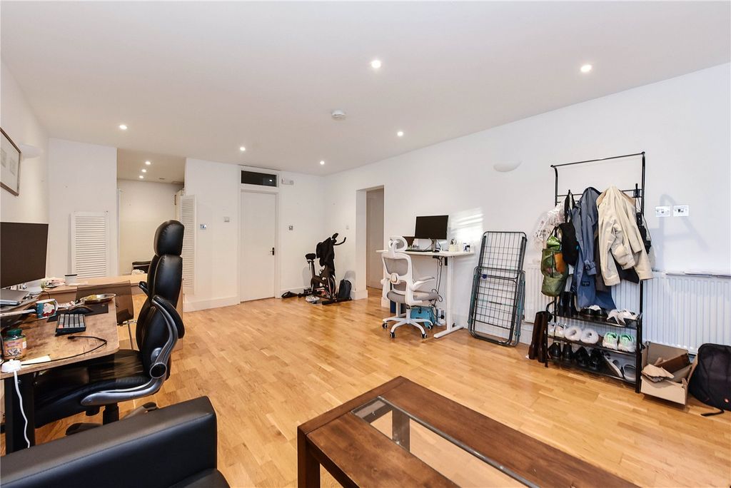 Property photo 2 of 13 Picture No. 27