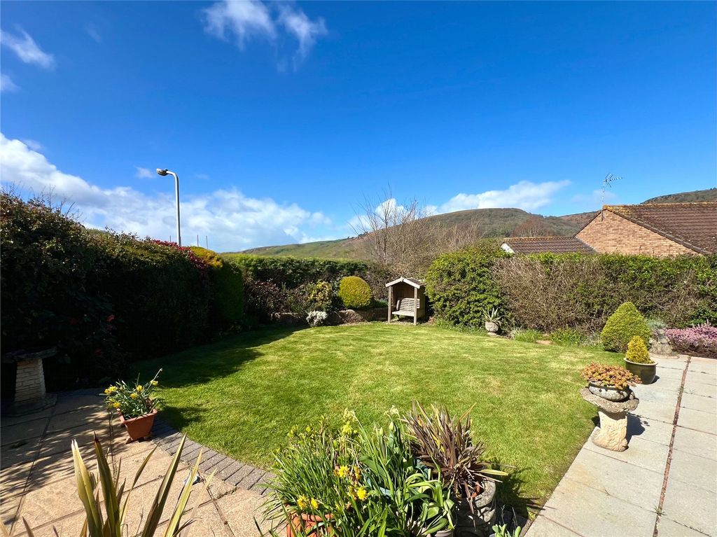 Property photo 3 of 15 Picture No. 02