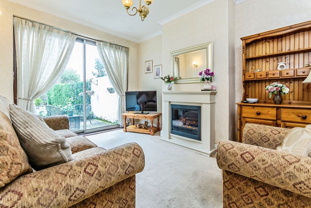 Property photo 3 of 23 Pbox-Img.Jpg