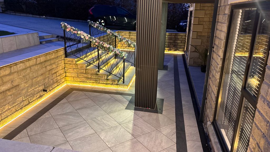 Property photo 2 of 20