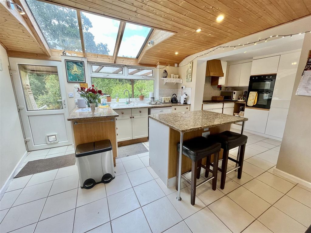 Property photo 3 of 39