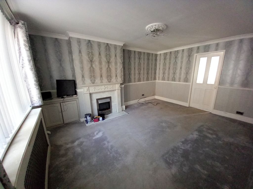 Property photo 2 of 9 Lounge