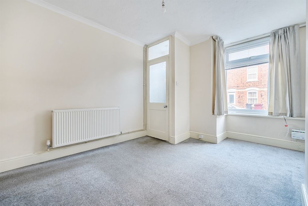 Property photo 3 of 13 Living Room