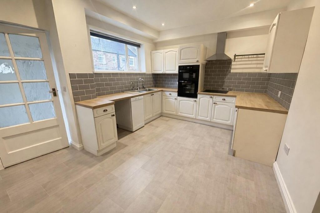 Property photo 3 of 8 Kitchen New.Png