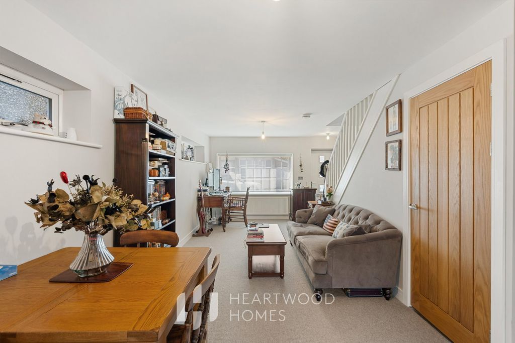Property photo 3 of 19