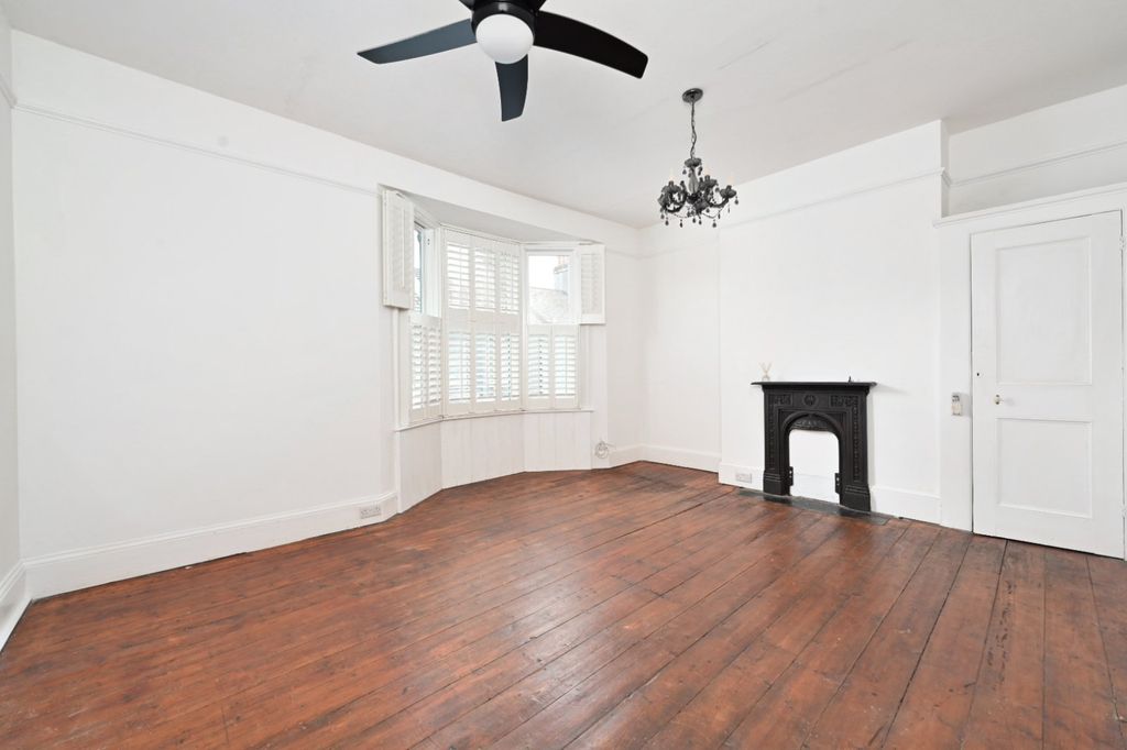 Property photo 2 of 31 Picture No. 10