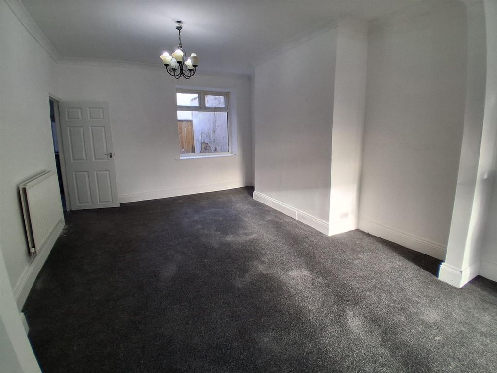 Property photo 3 of 8 Dining Room