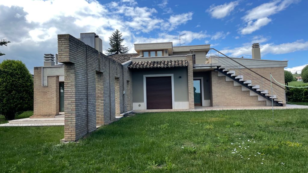 Property photo 2 of 56