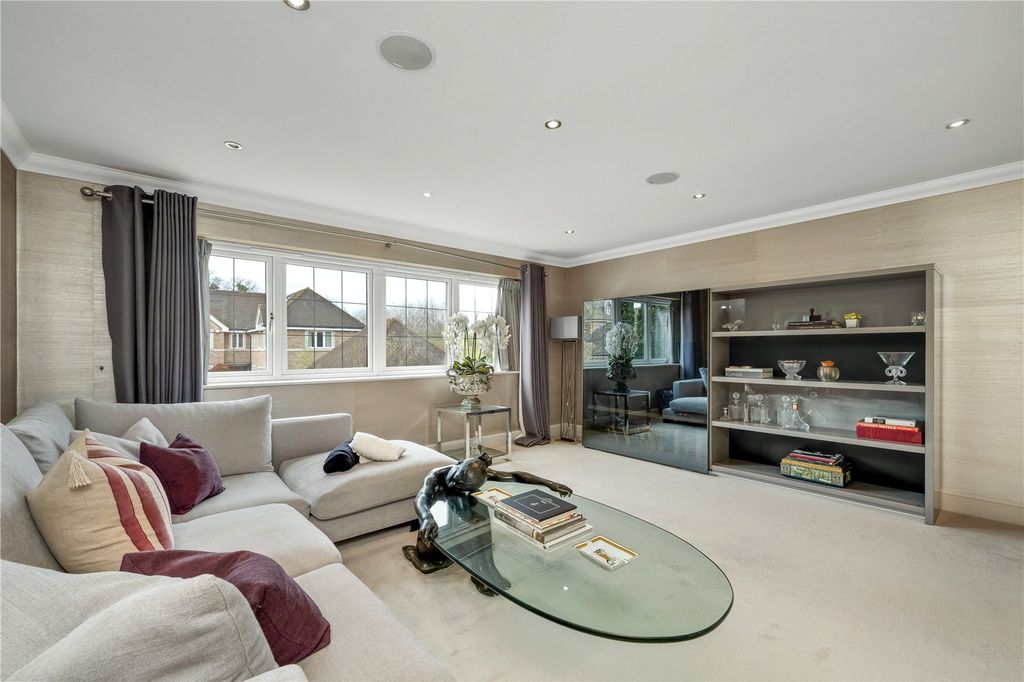 Property photo 3 of 16 Reception