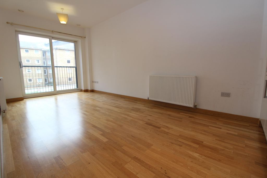 Property photo 3 of 9 Kitchen