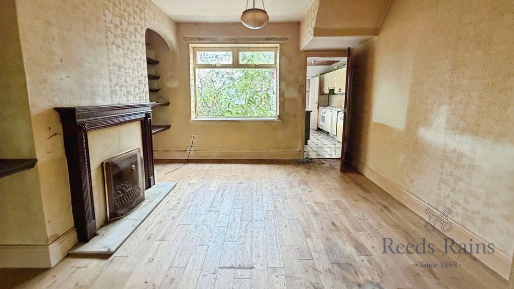 Property photo 3 of 9 Pbox-Img.Jpg