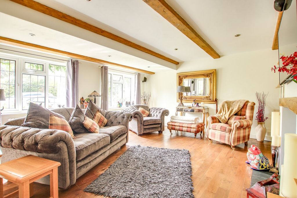 Property photo 3 of 27