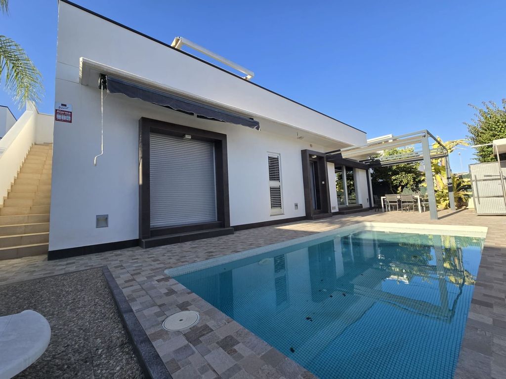 Property photo 1 of 30