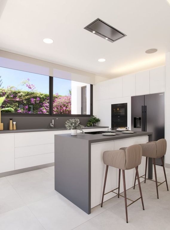 Property photo 2 of 16 Photo 1