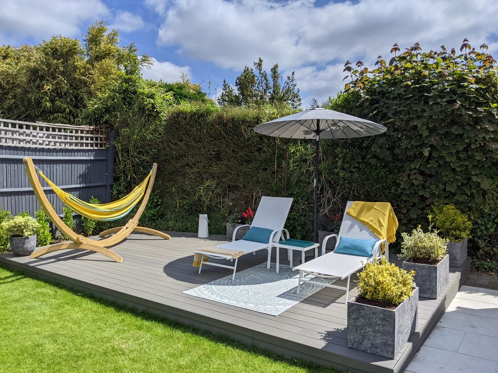 Property photo 2 of 40 14 Grange Park - Decking