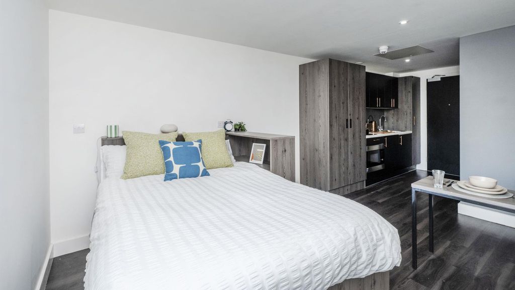 Property photo 1 of 29