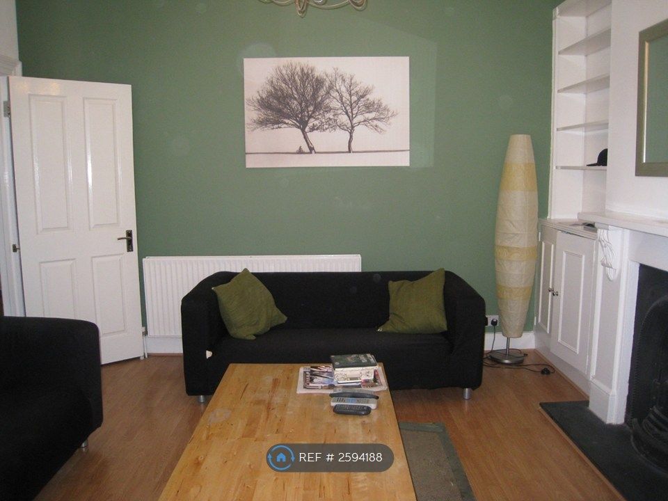Property photo 2 of 8 Communal Lounge Room