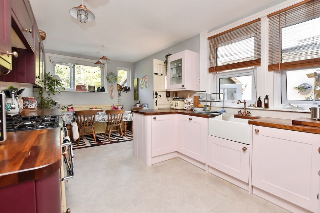 Property photo 2 of 28 Pbox-Img.Jpg