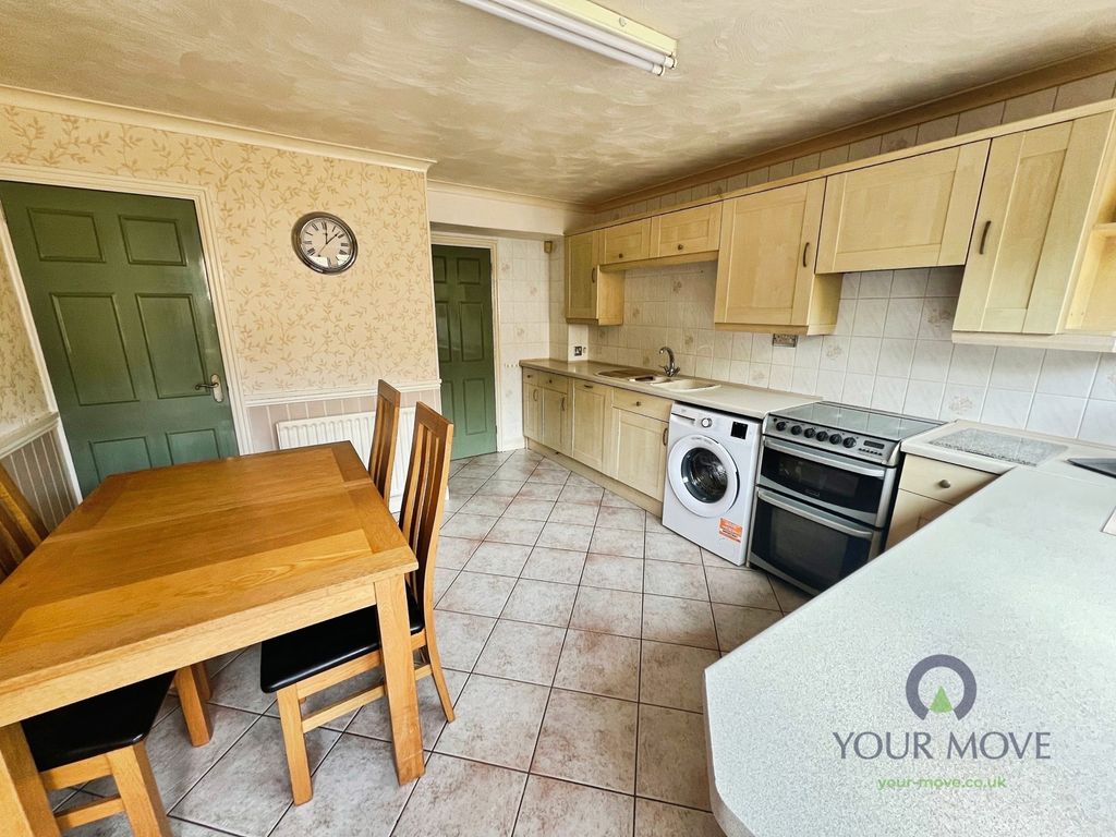 Property photo 3 of 18 Kitchen/Diner