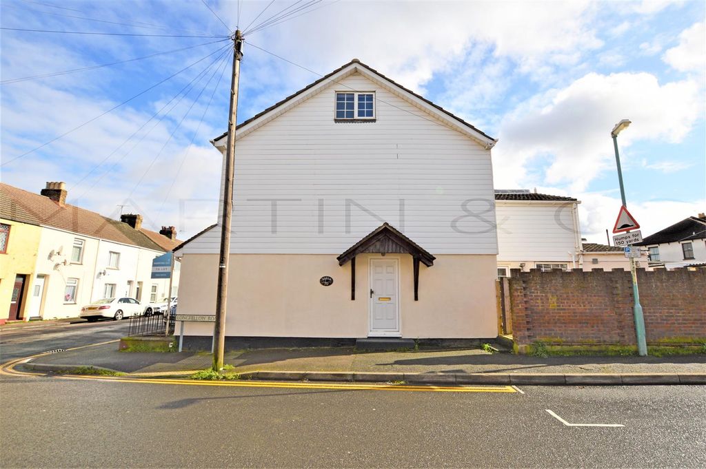 Property photo 1 of 9