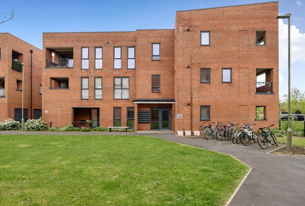 Property photo 1 of 11 1441440-11-69Df59...