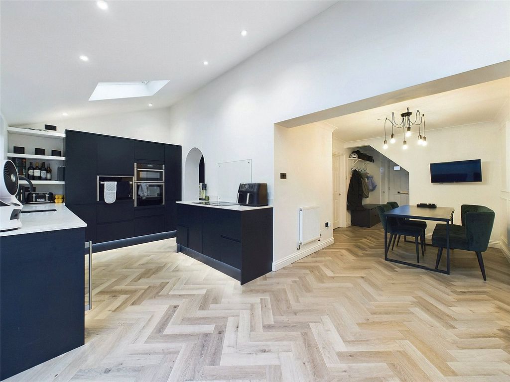 Property photo 2 of 19 Picture No. 02