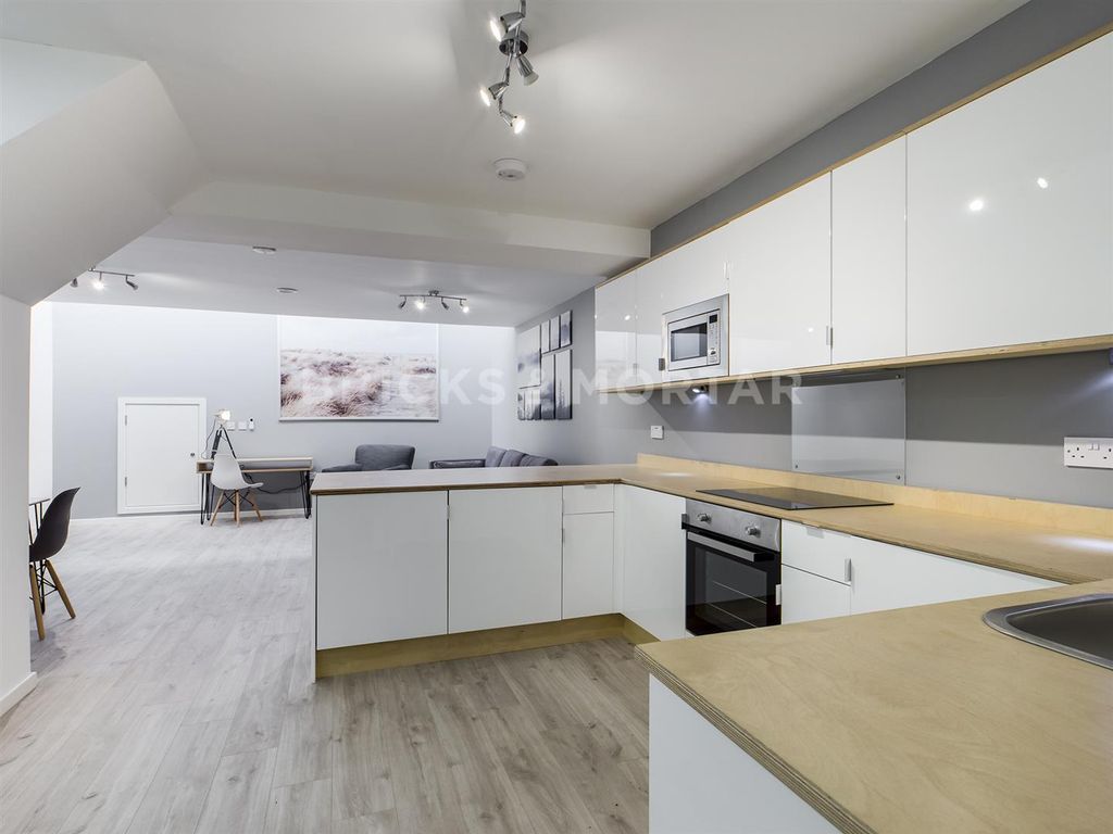 Property photo 3 of 12 Tjzc9Wocyuquqcvq_6Ukrg.Jpg