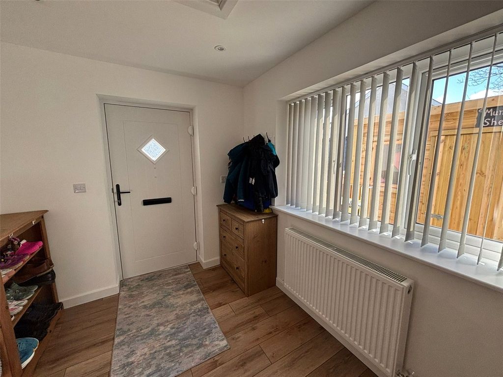 Property photo 3 of 27 Picture No. 21