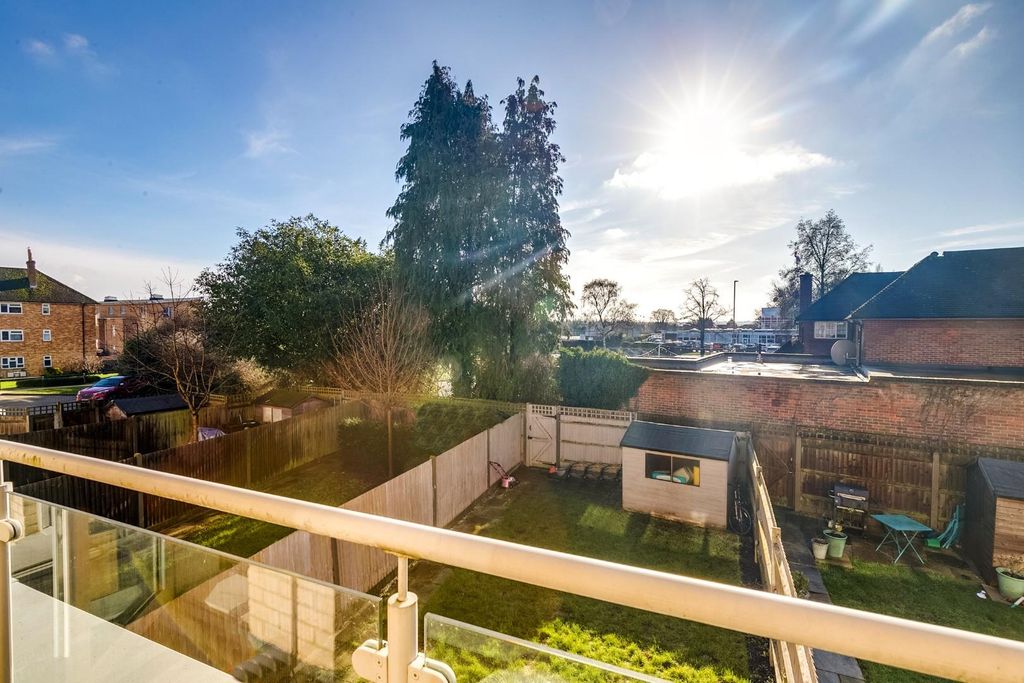 Property photo 3 of 24 Tudor Way 129-8.Jpg