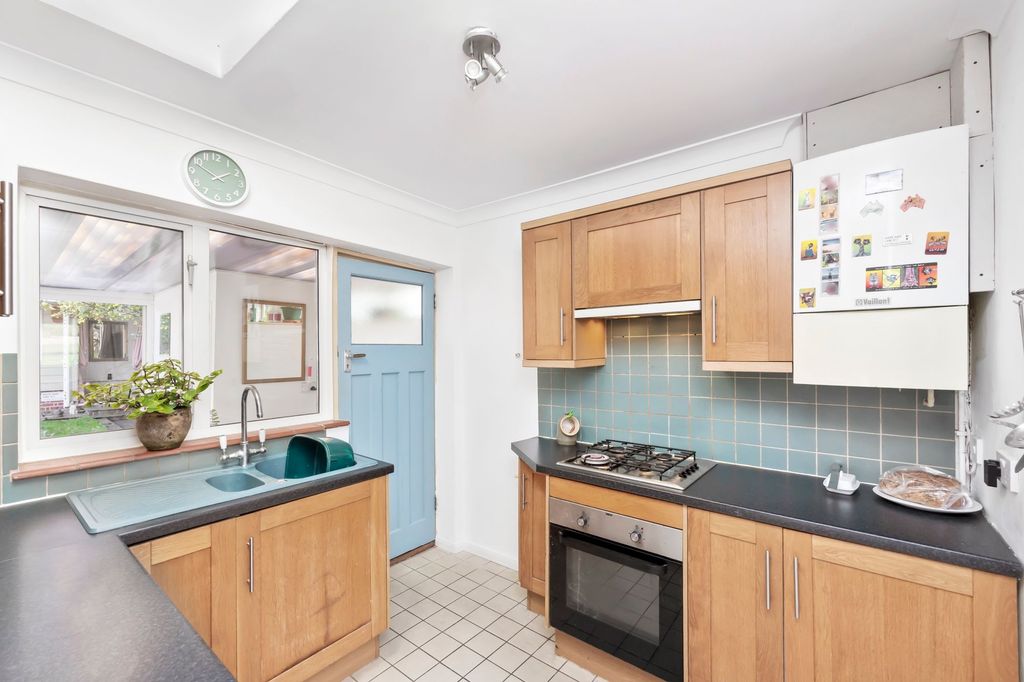 Property photo 3 of 20