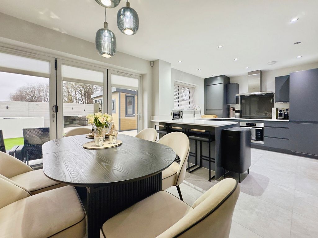 Property photo 3 of 53