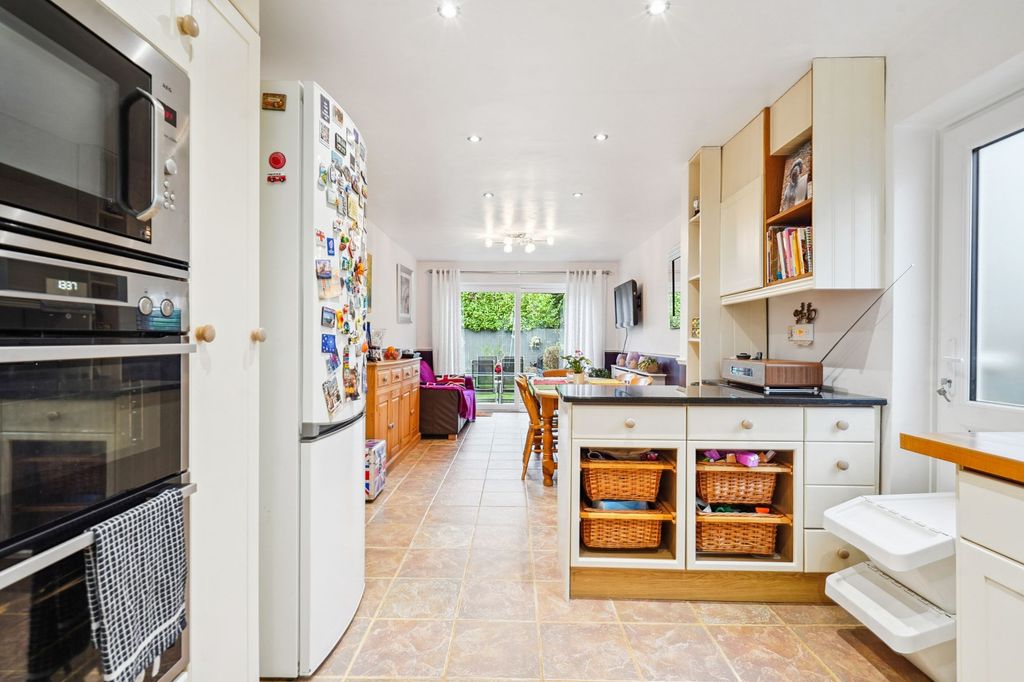 Property photo 3 of 36