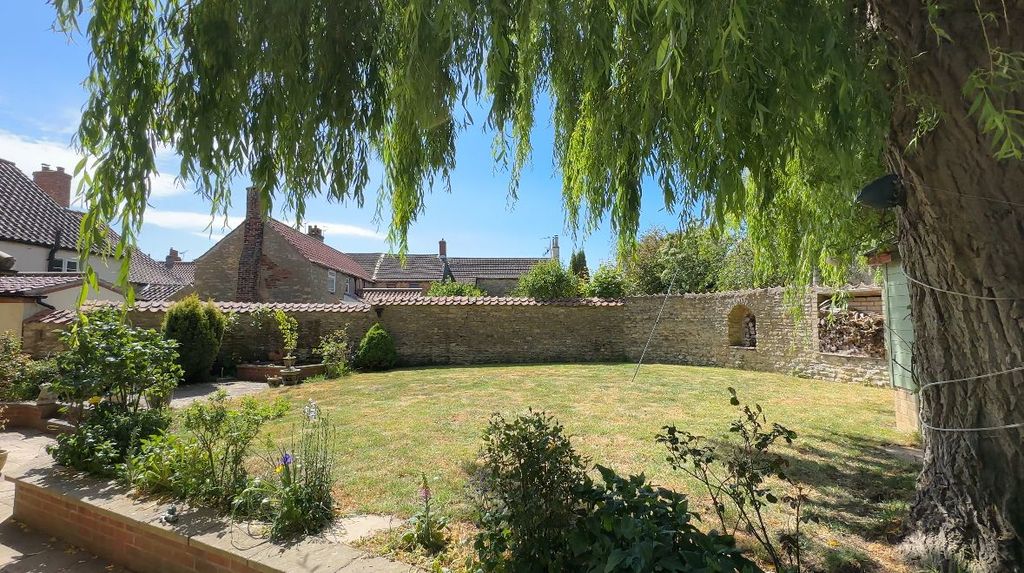 Property photo 2 of 7