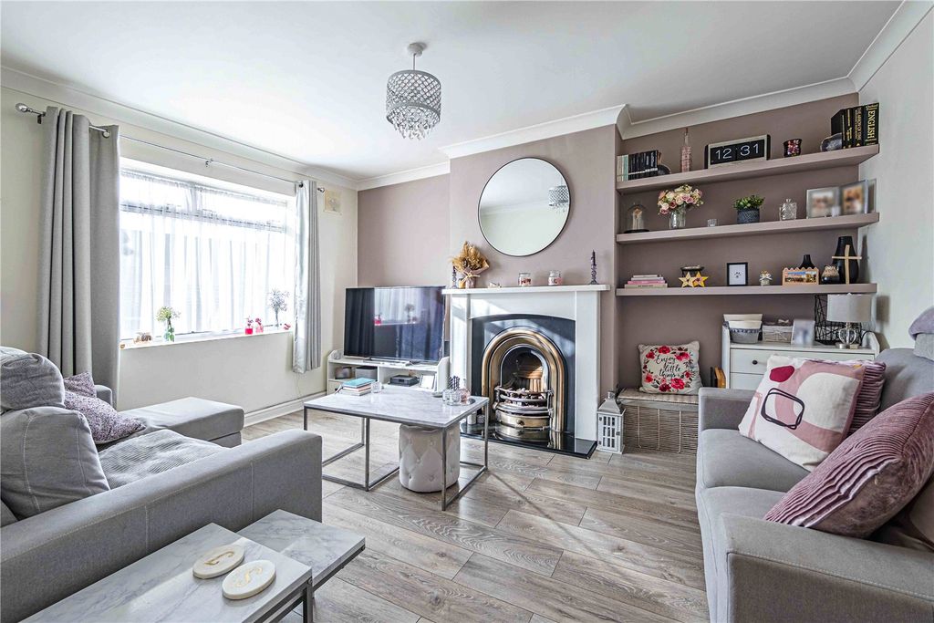 Property photo 2 of 19 Picture No. 15