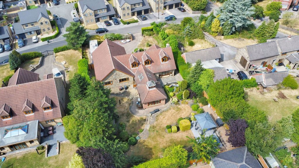 Property photo 2 of 38