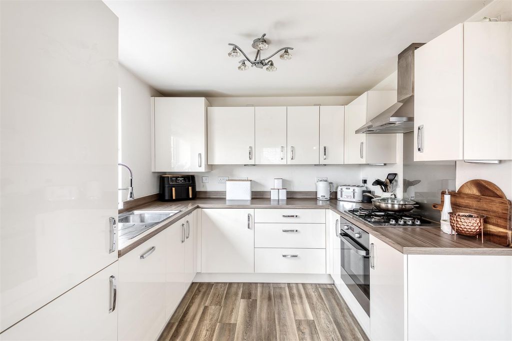 Property photo 2 of 24 E92A3013_Hdr.Jpg