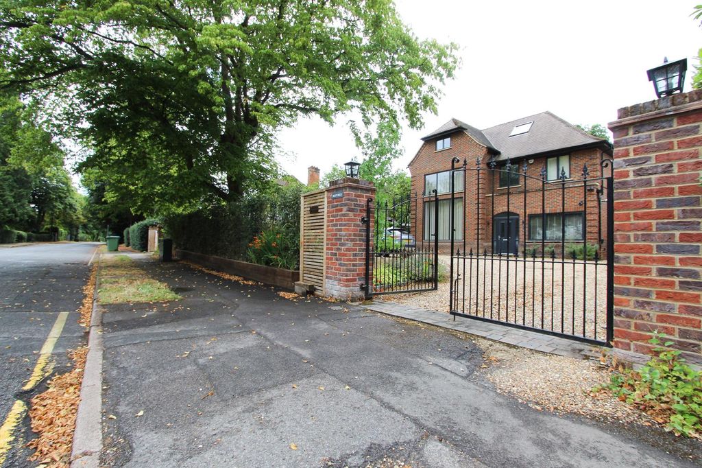 Property photo 1 of 35