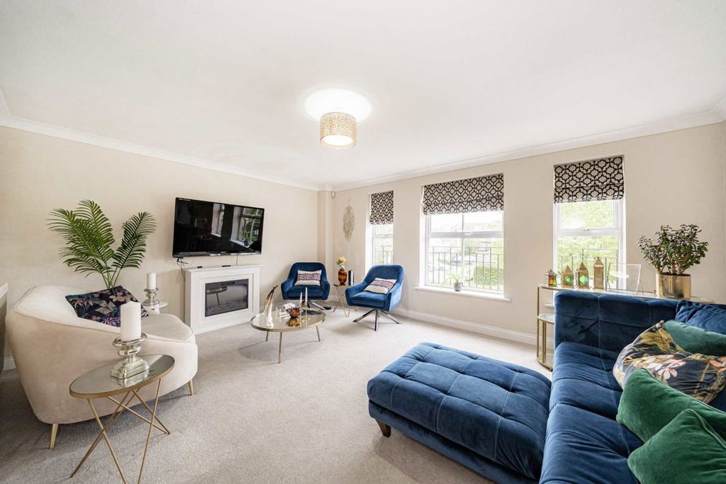 Property photo 2 of 10