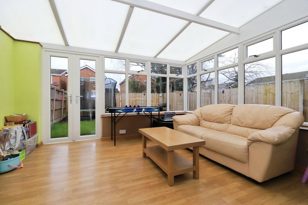 Property photo 3 of 12 Conservatory