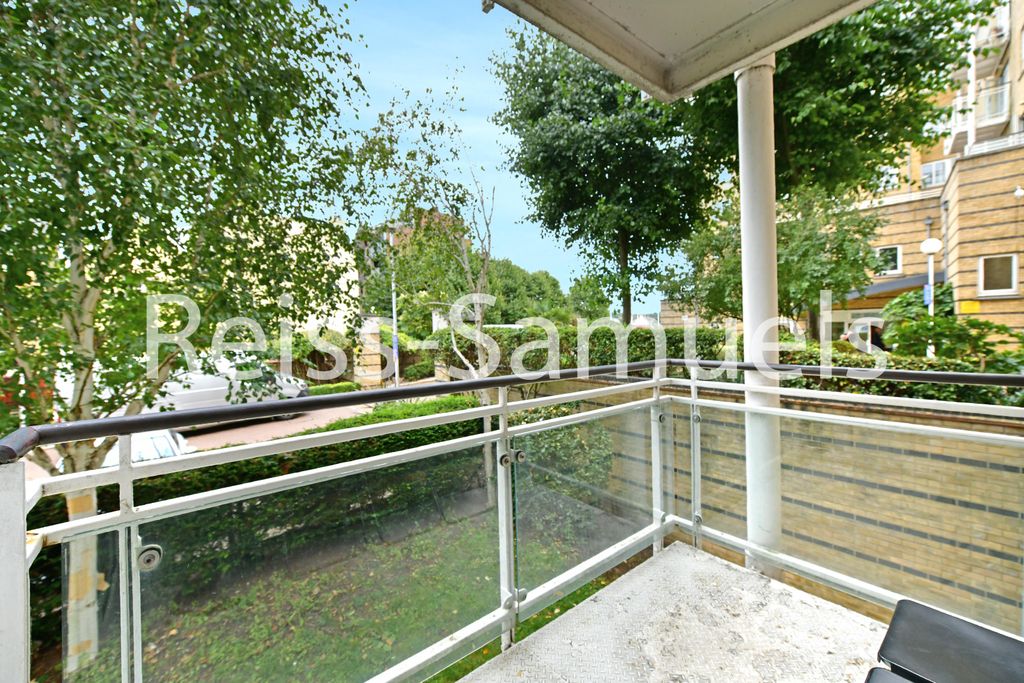 Property photo 2 of 41