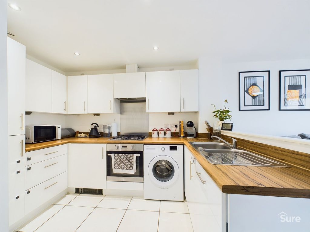 Property photo 2 of 15 Kitchen Area