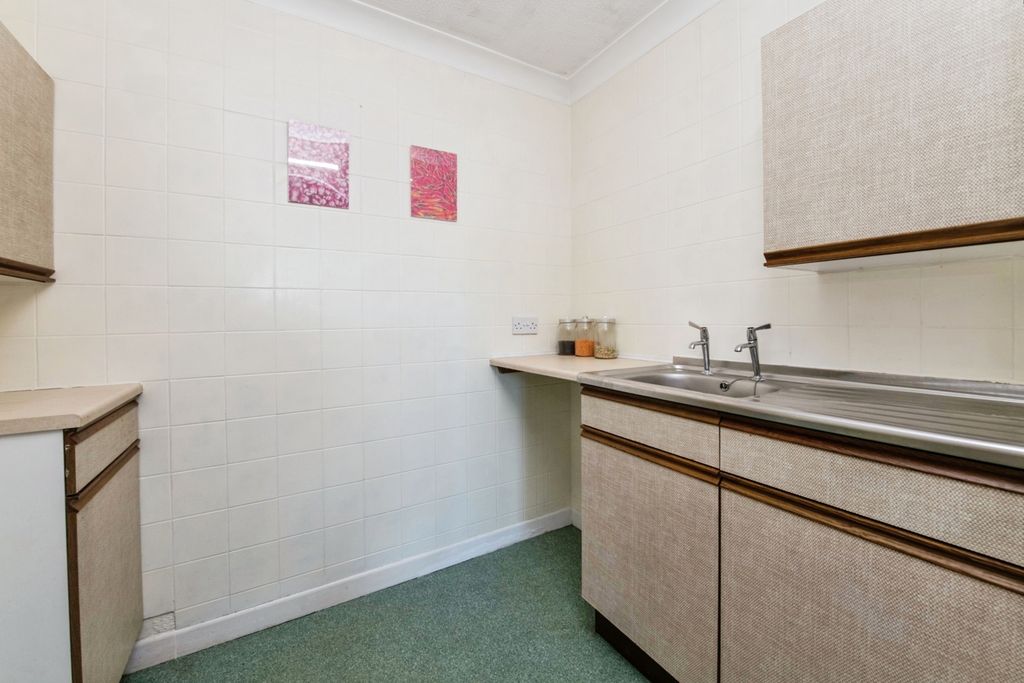 Additional image 13 of 1 bed flat for saleKing Street, Honiton, Devon EX14