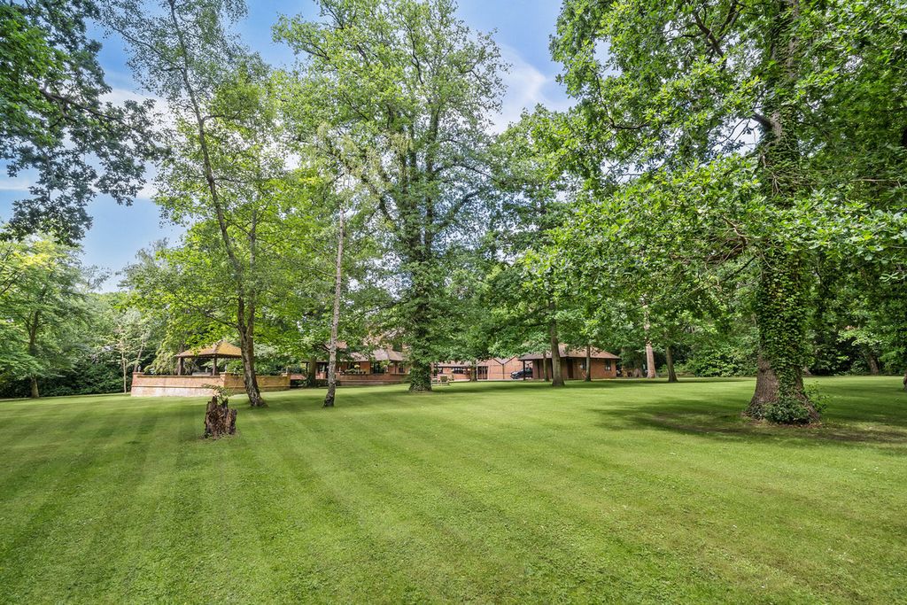 Property photo 2 of 34