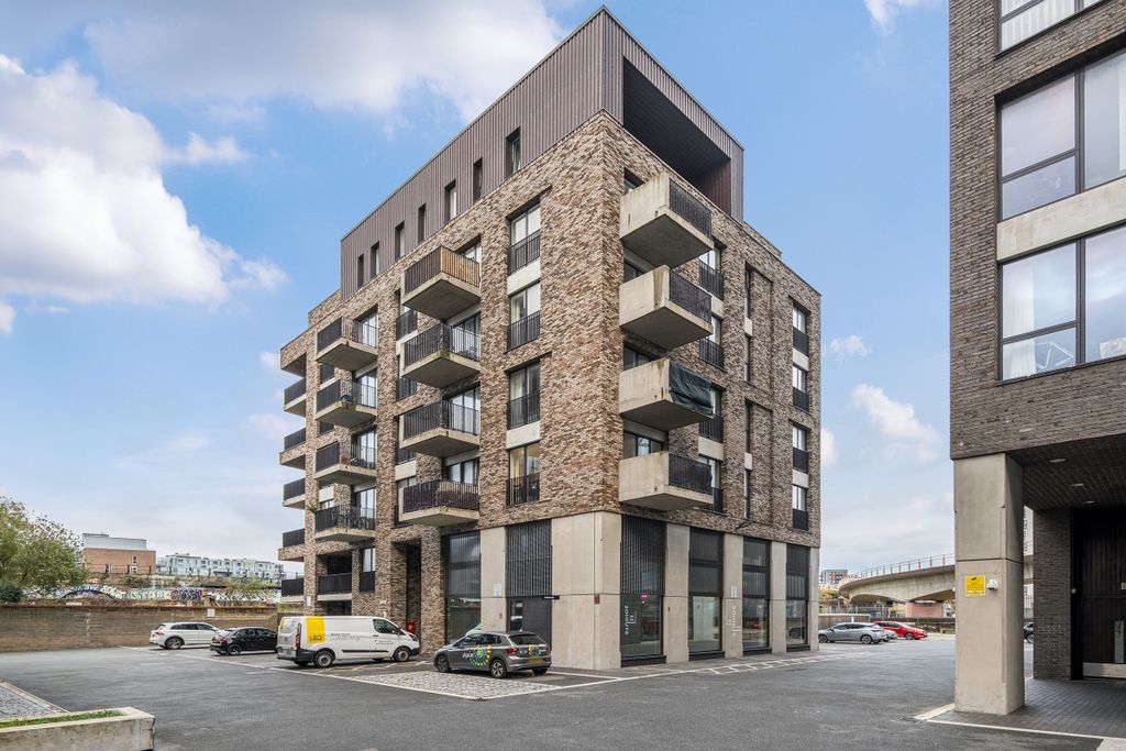 Property photo 1 of 14 1383801-14-691Def...