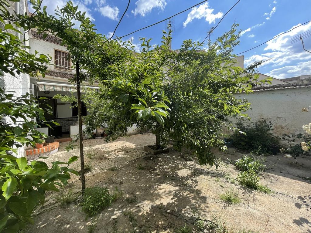 Property photo 2 of 37