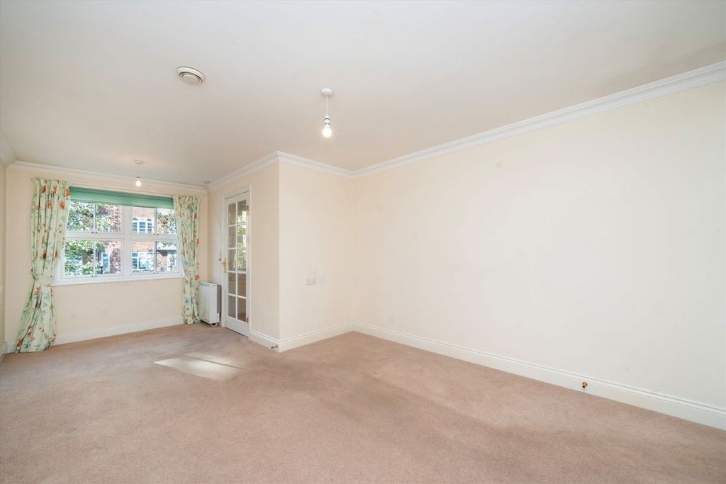 Property photo 2 of 9