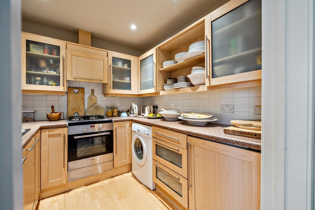 Property photo 3 of 25