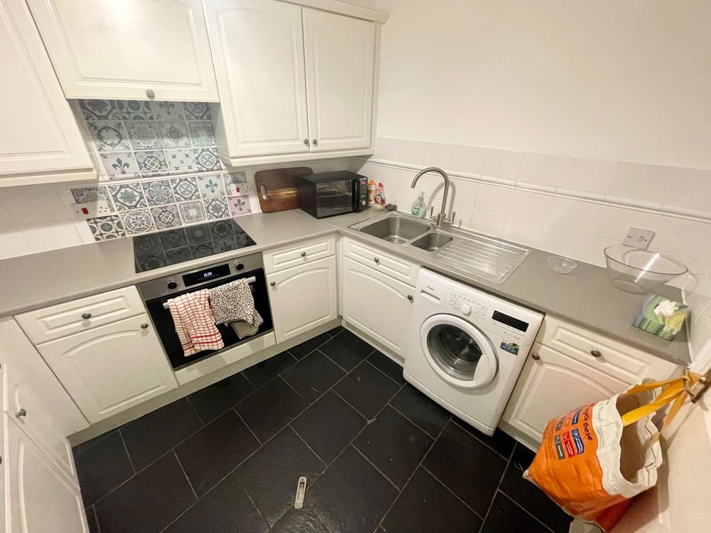 Property photo 3 of 14 Image